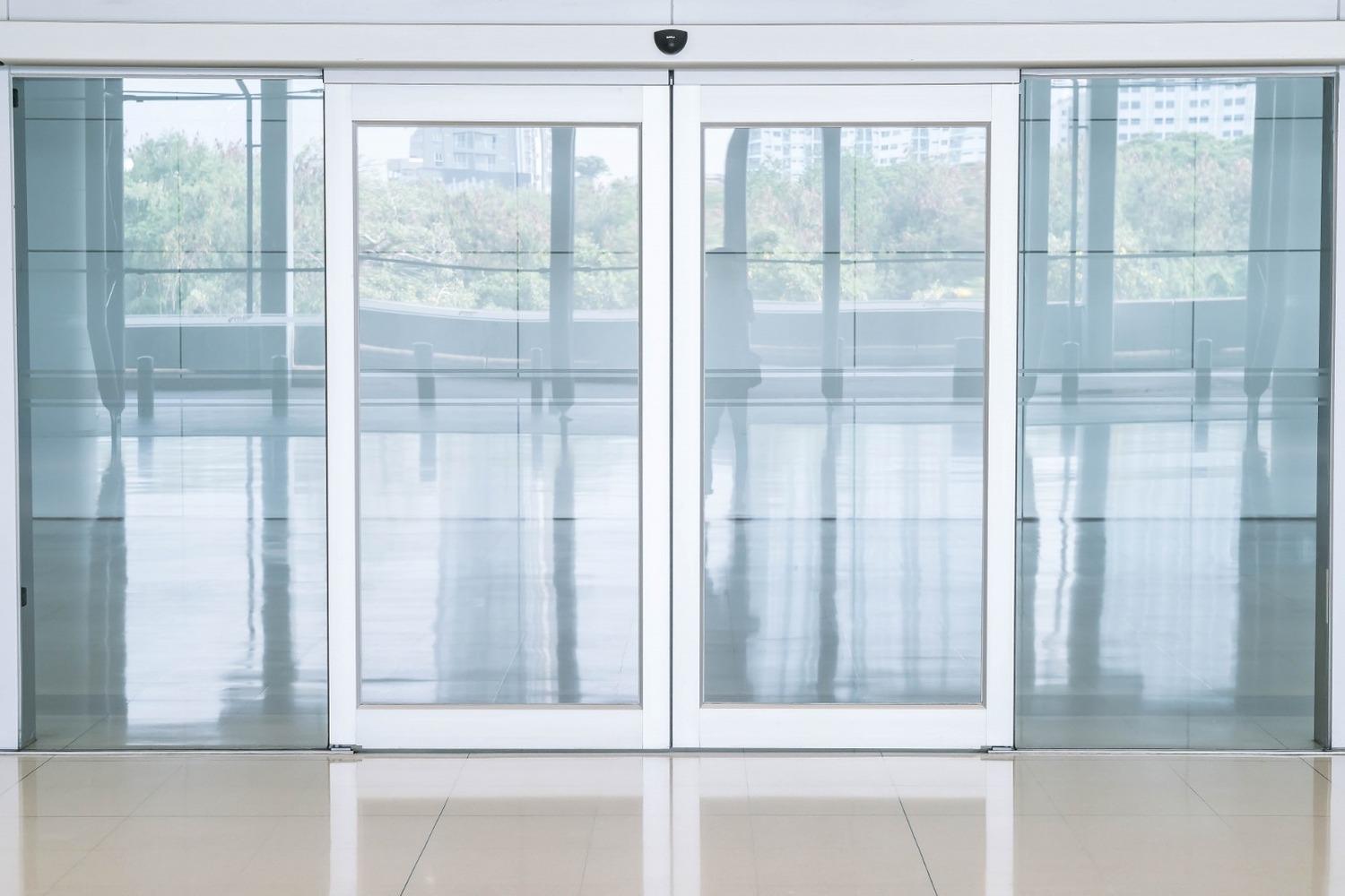Why Architects and Designers Are Loving Automatic Doors in Modern Spaces